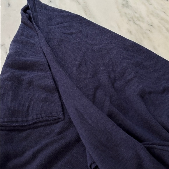 Lilly Pulitzer Cashmere Terry Wrap Navy Blue - Picture 3 of 5